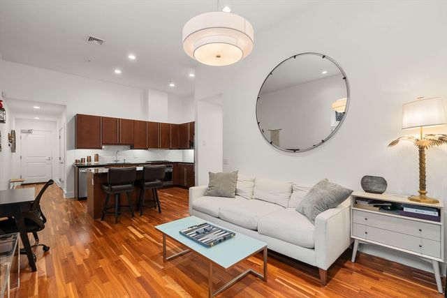 2430 Beacon St 105, Boston, MA 02467