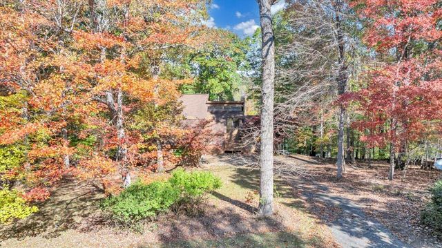 119 Cathedral Oaks LN, Wirtz, VA 24184