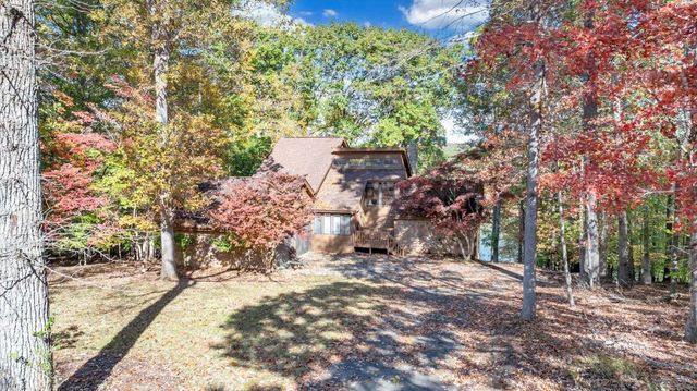 119 Cathedral Oaks LN, Wirtz, VA 24184