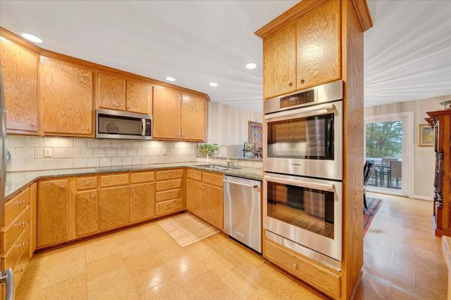 119 Cathedral Oaks LN, Wirtz, VA 24184