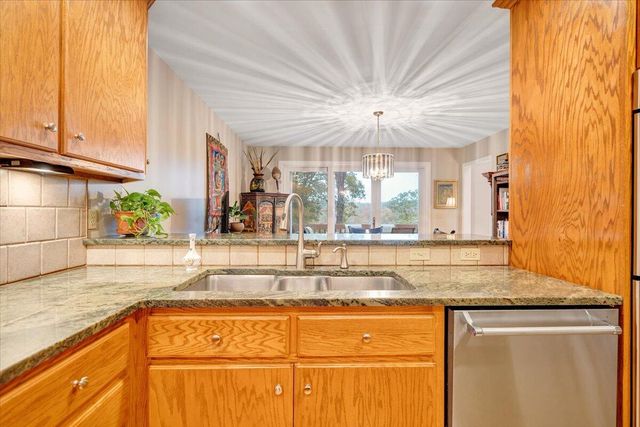 119 Cathedral Oaks LN, Wirtz, VA 24184