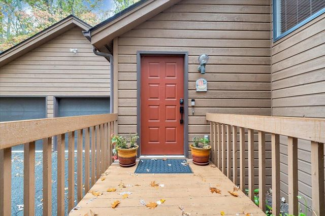 119 Cathedral Oaks LN, Wirtz, VA 24184