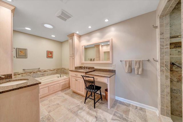 119 Cathedral Oaks LN, Wirtz, VA 24184