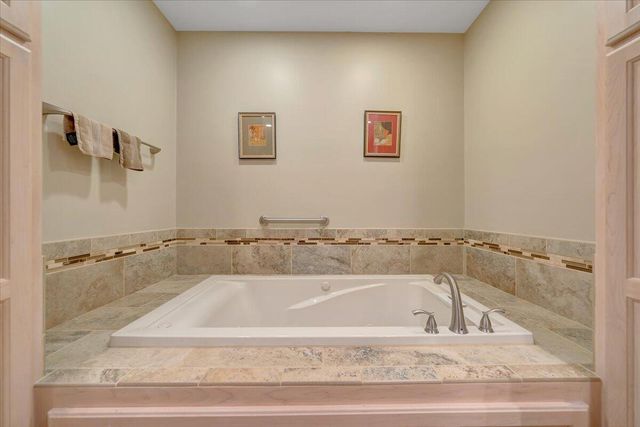 119 Cathedral Oaks LN, Wirtz, VA 24184