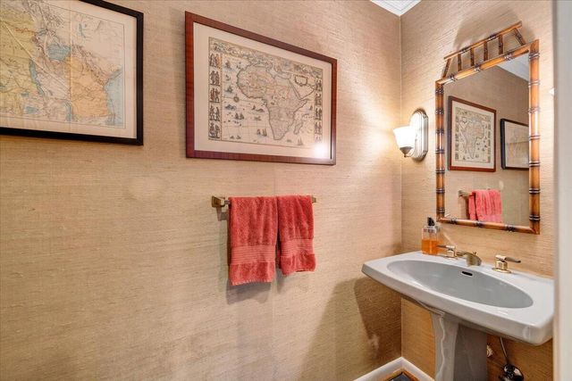 119 Cathedral Oaks LN, Wirtz, VA 24184