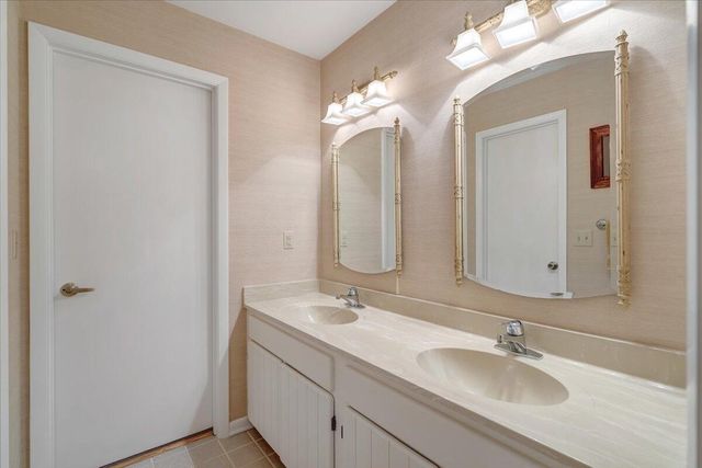 119 Cathedral Oaks LN, Wirtz, VA 24184