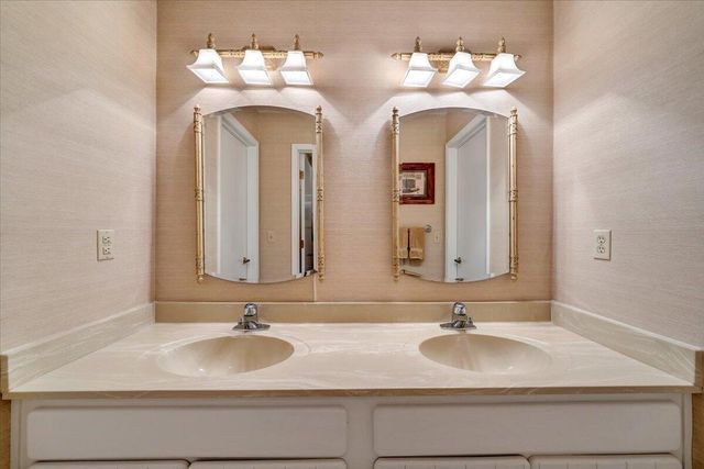 119 Cathedral Oaks LN, Wirtz, VA 24184