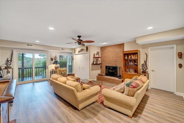 119 Cathedral Oaks LN, Wirtz, VA 24184