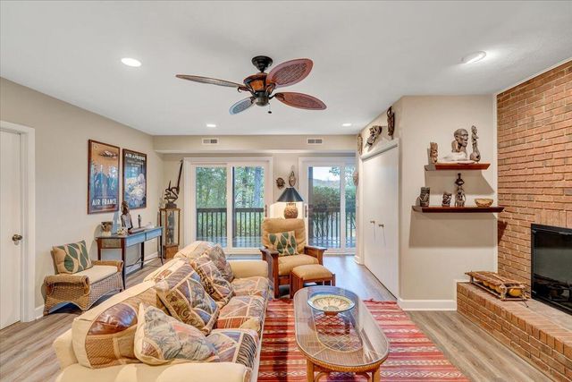 119 Cathedral Oaks LN, Wirtz, VA 24184