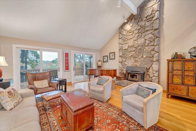 119 Cathedral Oaks LN, Wirtz, VA 24184