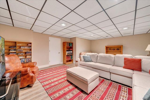 119 Cathedral Oaks LN, Wirtz, VA 24184