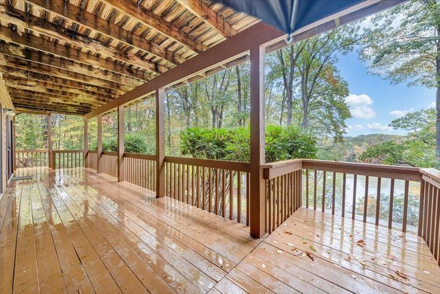 119 Cathedral Oaks LN, Wirtz, VA 24184