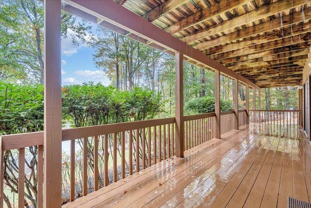 119 Cathedral Oaks LN, Wirtz, VA 24184