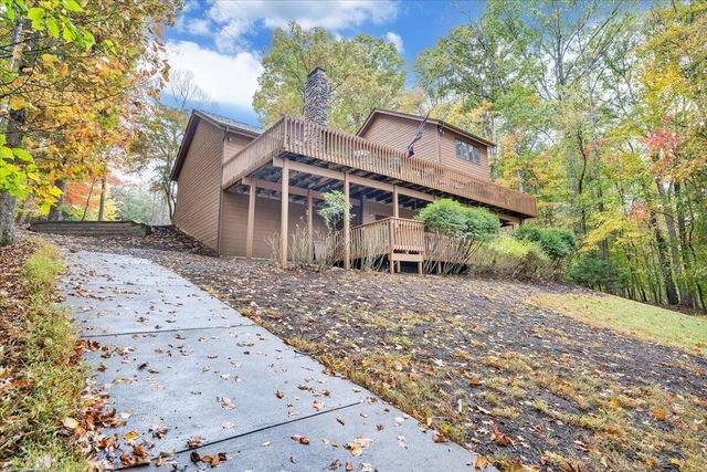 119 Cathedral Oaks LN, Wirtz, VA 24184