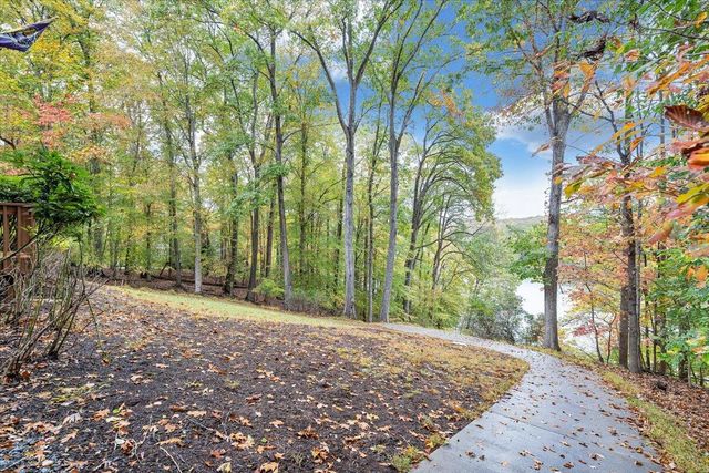 119 Cathedral Oaks LN, Wirtz, VA 24184