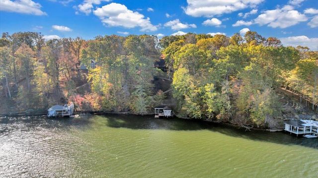 119 Cathedral Oaks LN, Wirtz, VA 24184