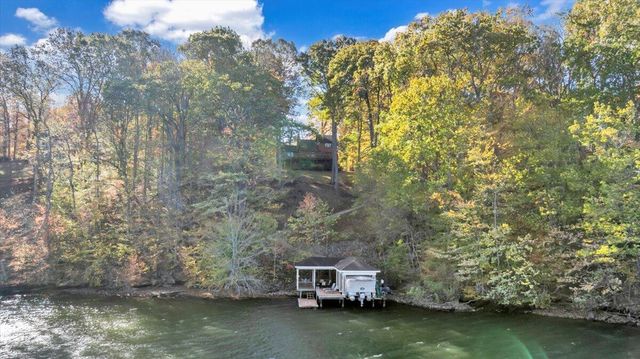 119 Cathedral Oaks LN, Wirtz, VA 24184