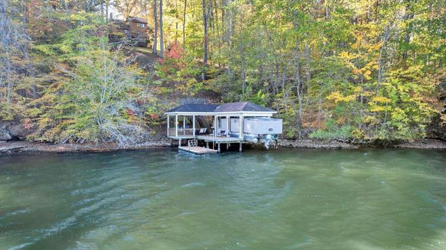 119 Cathedral Oaks LN, Wirtz, VA 24184