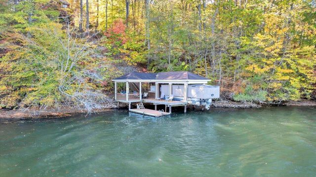 119 Cathedral Oaks LN, Wirtz, VA 24184