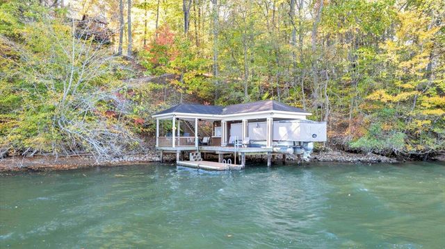 119 Cathedral Oaks LN, Wirtz, VA 24184