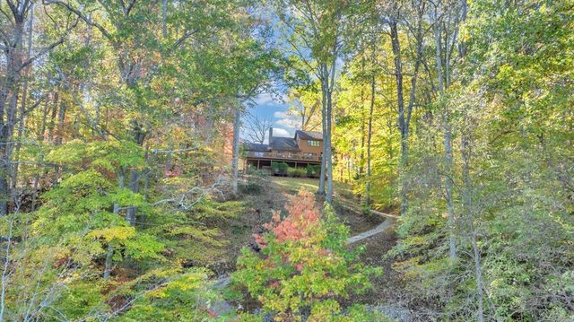 119 Cathedral Oaks LN, Wirtz, VA 24184