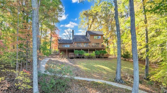 119 Cathedral Oaks LN, Wirtz, VA 24184