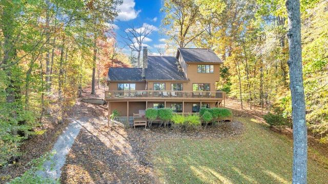 119 Cathedral Oaks LN, Wirtz, VA 24184