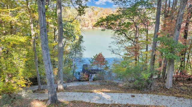 119 Cathedral Oaks LN, Wirtz, VA 24184