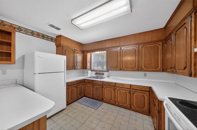 399 S Oak, Van, TX 75790