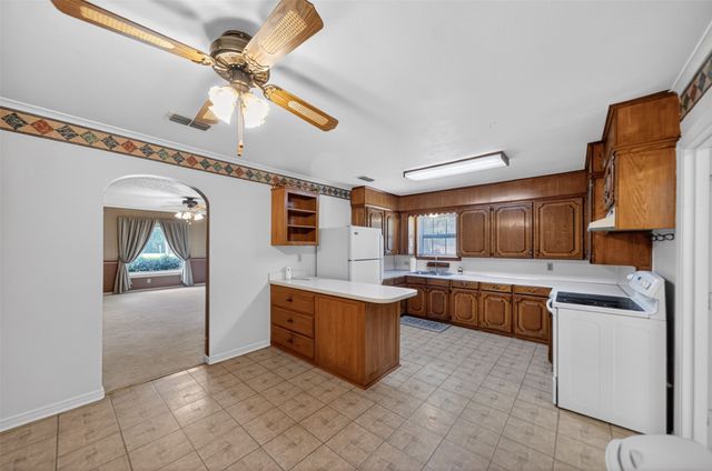 399 S Oak, Van, TX 75790