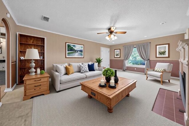 399 S Oak, Van, TX 75790