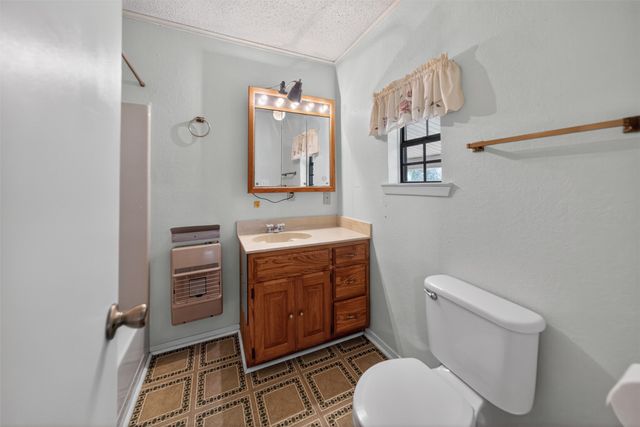 399 S Oak, Van, TX 75790