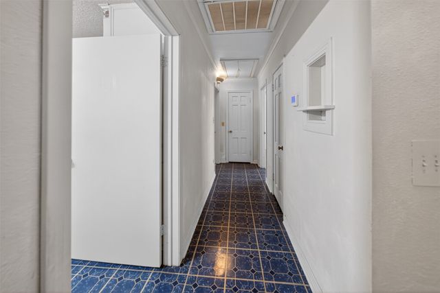 399 S Oak, Van, TX 75790