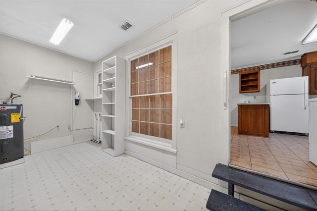 399 S Oak, Van, TX 75790