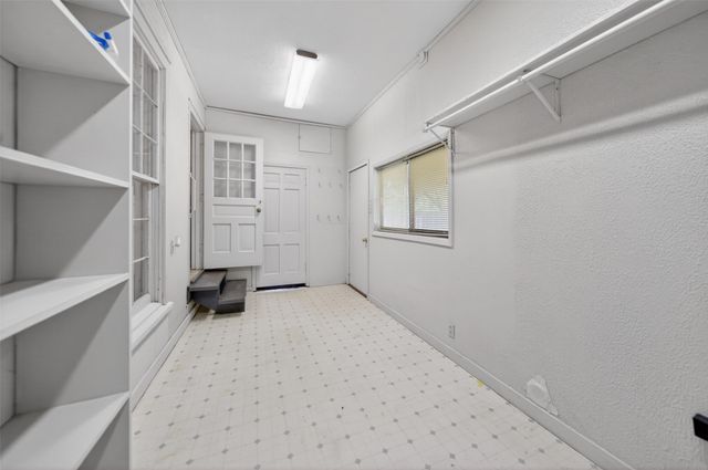 399 S Oak, Van, TX 75790