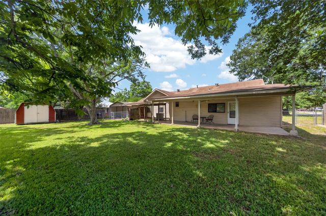 399 S Oak, Van, TX 75790