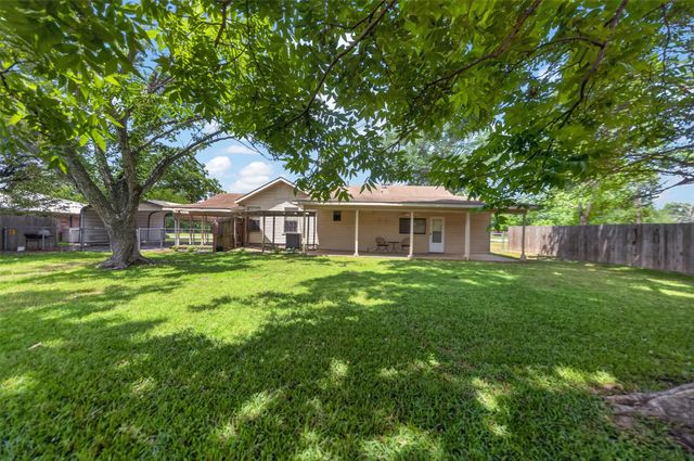 399 S Oak, Van, TX 75790
