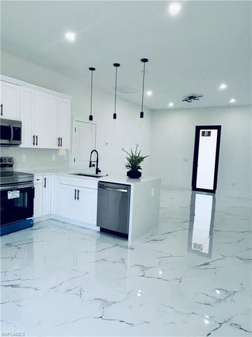 800 E 5th ST, Lehigh Acres, FL 33972