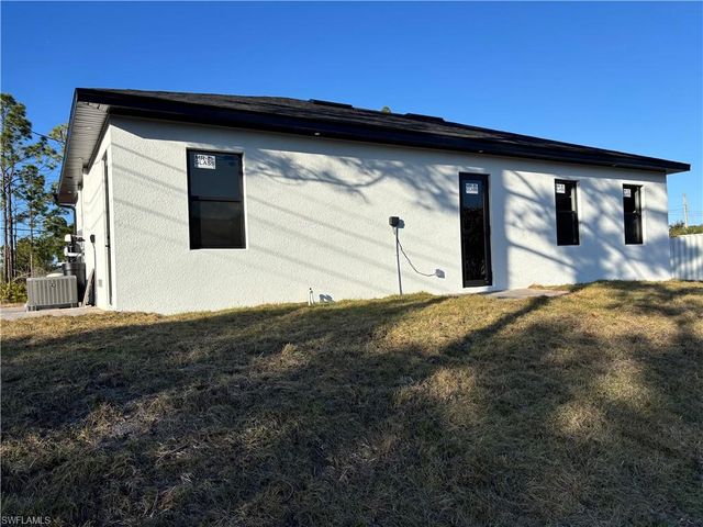 800 E 5th ST, Lehigh Acres, FL 33972