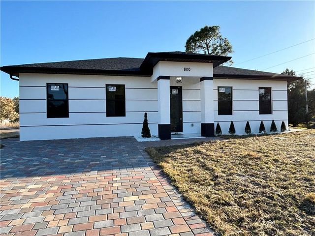 800 E 5th ST, Lehigh Acres, FL 33972