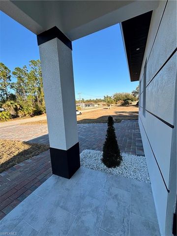 800 E 5th ST, Lehigh Acres, FL 33972