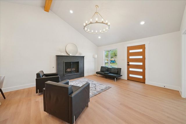 209 Charles Drive, Irving, TX 75060