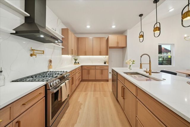 209 Charles Drive, Irving, TX 75060