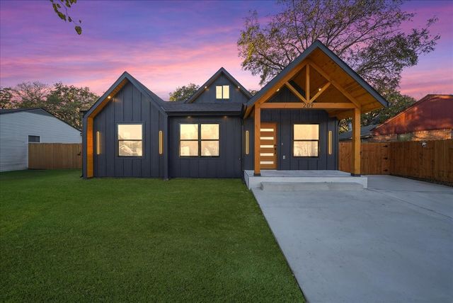 209 Charles Drive, Irving, TX 75060