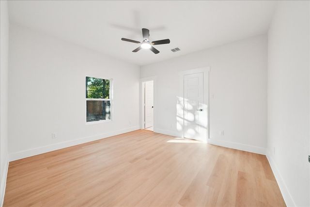 209 Charles Drive, Irving, TX 75060