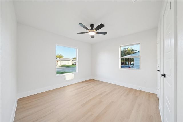 209 Charles Drive, Irving, TX 75060