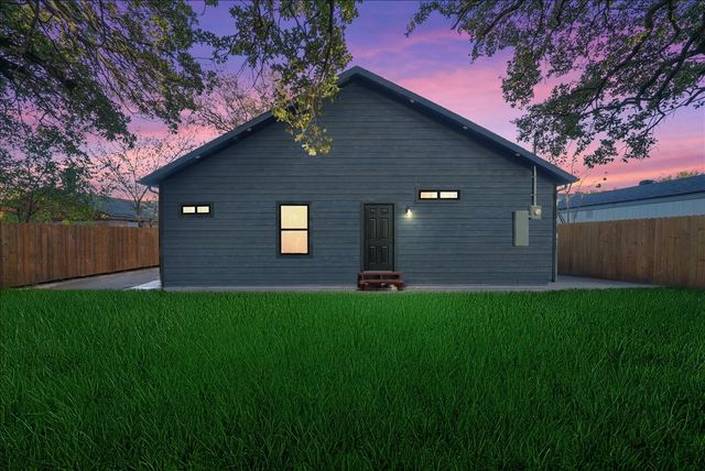 209 Charles Drive, Irving, TX 75060