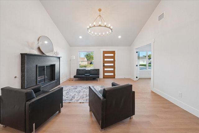 209 Charles Drive, Irving, TX 75060