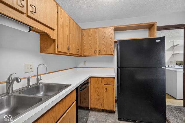5960 Highgate Circle E, Indianapolis, IN 46250