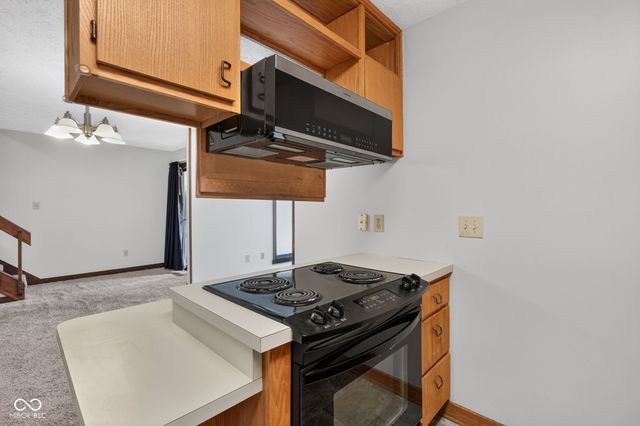 5960 Highgate Circle E, Indianapolis, IN 46250
